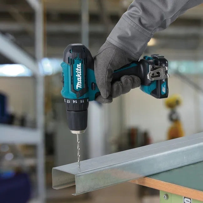 Taladro Makita a batería 24v "Maletín con Accesorios"